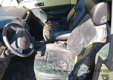 2006 Volkswagen New Beetle Convertible Option Pkg 2 from USA, damaged, VIN 3VWSF31Y26M315897